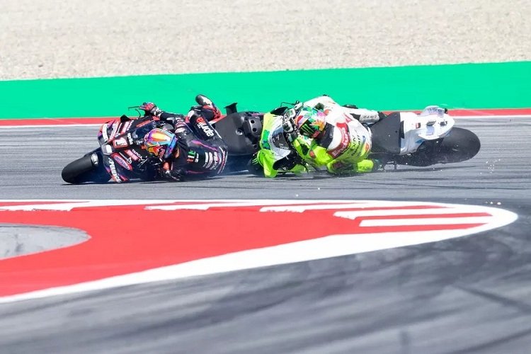 NGA XE MOTOGP CRASH 2