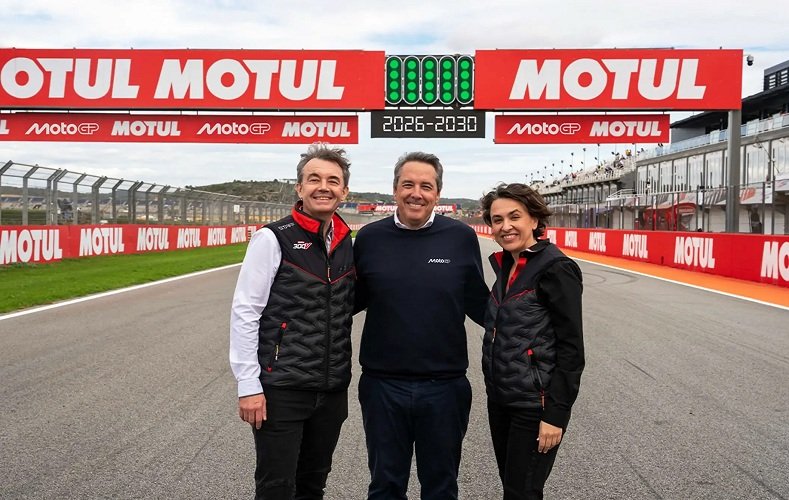 MOTUL DAU NHOT TOT NHAT CHO XE MOTO DUA XE 4